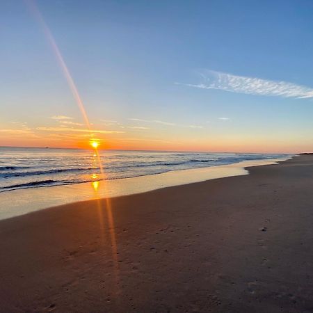 Sandy Shores - 2Br Beach Getaway And Surf Spot Fort Pierce Extérieur photo