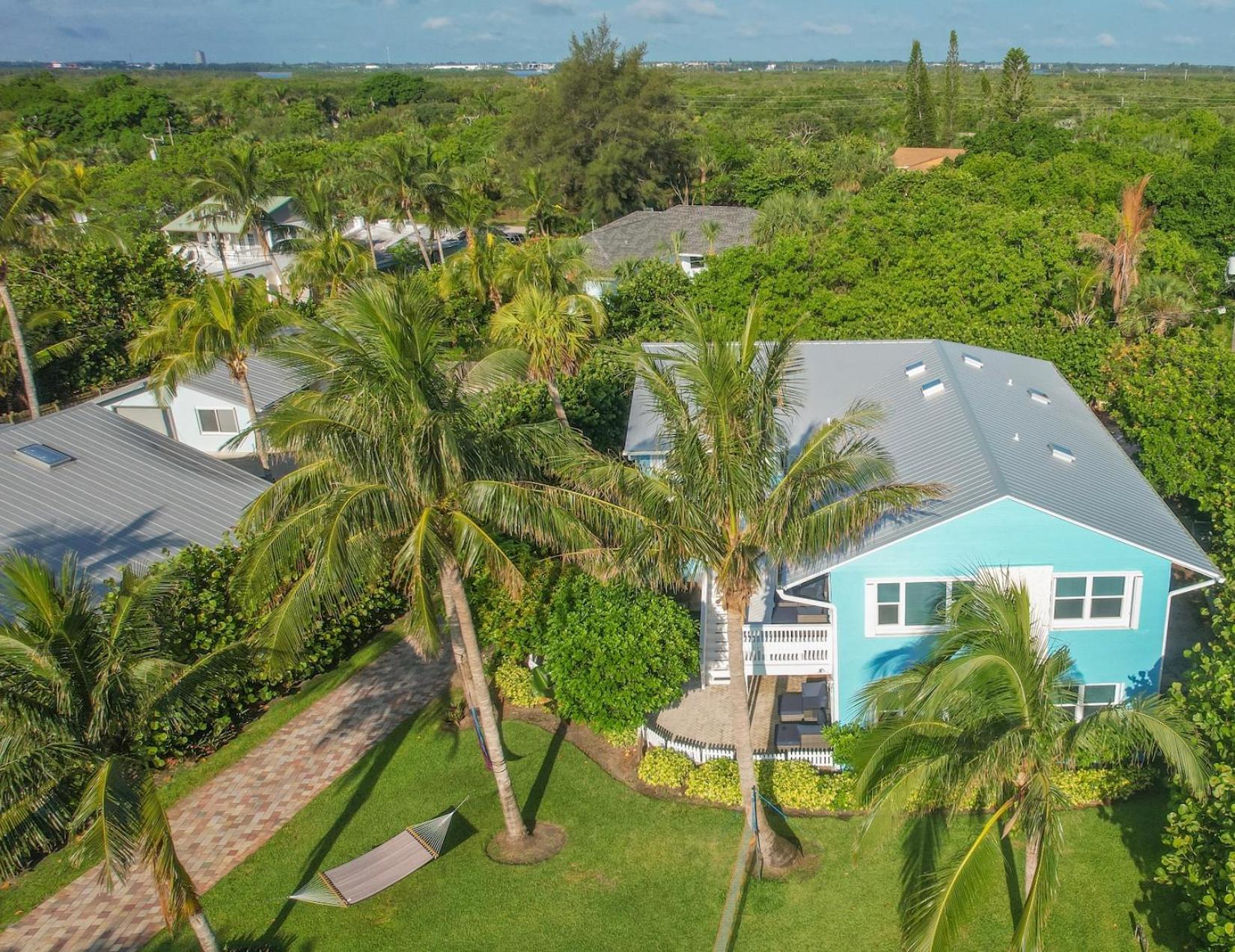 Sandy Shores - 2Br Beach Getaway And Surf Spot Fort Pierce Extérieur photo